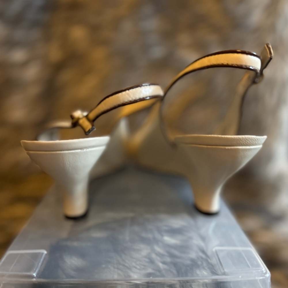 Elegant Cream Peep-Toe Slingback Heels - Picture 3 of 4